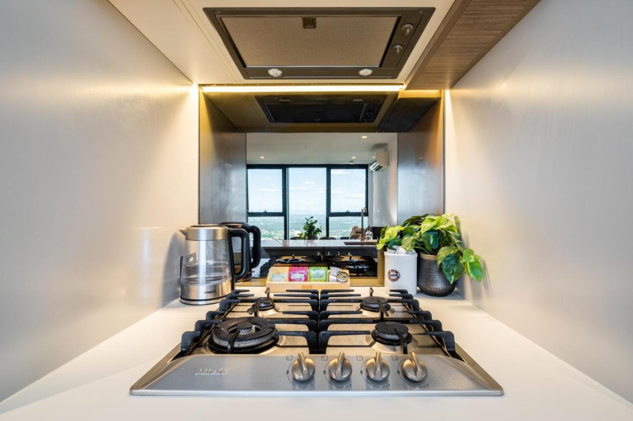 Mega Style Apartments Victoria One Melbourne City Exterior foto