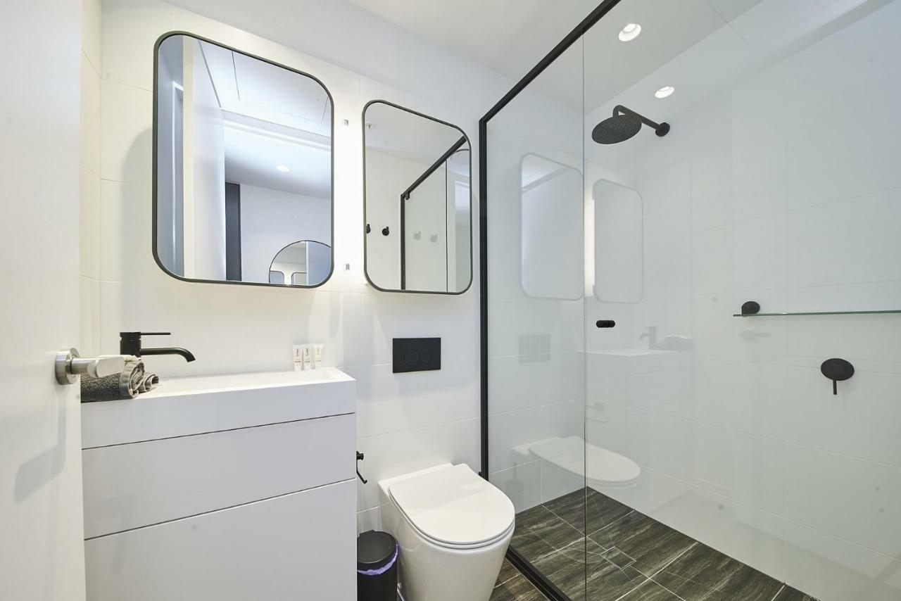 Mega Style Apartments Victoria One Melbourne City Exterior foto